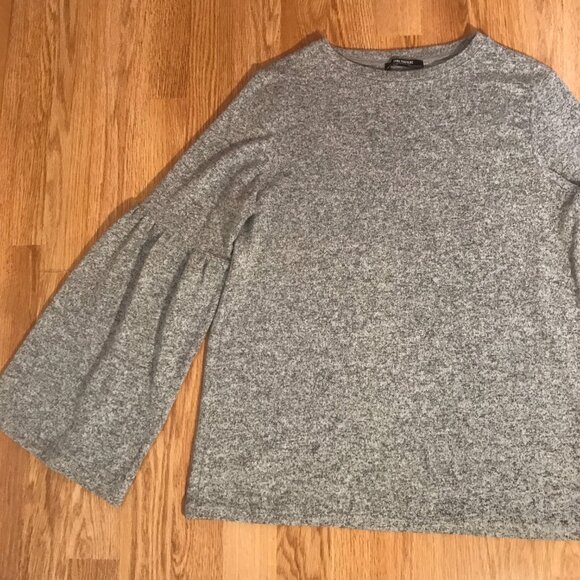 ZARA Bell Sleeve Soft Knit Sweater in Heathered Marled Gray Size S - Picture 7 of 12